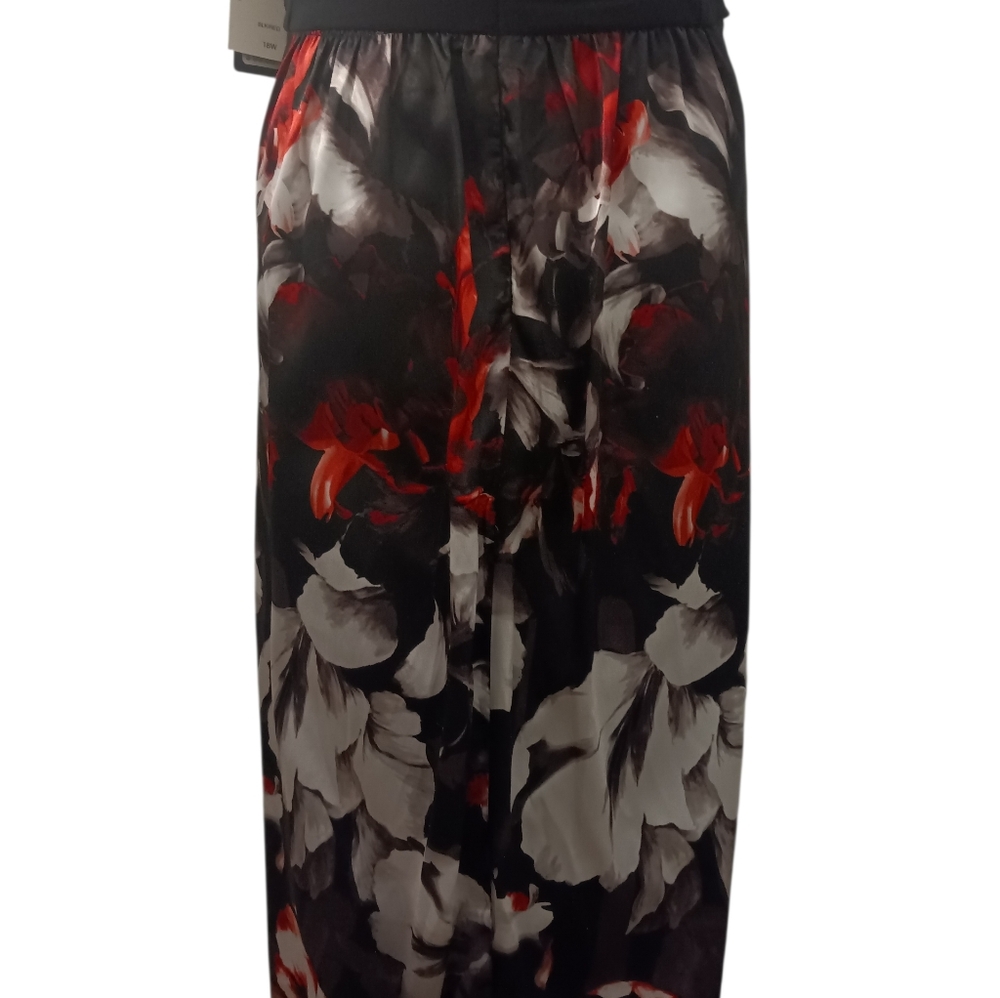 SLNY Black contrast Cap Sleeve top With Floral Print Maxi evening dress. 18W - Picture 2 of 10